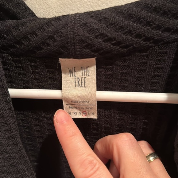 We the Free Waffle Cowl Neck long sleeve top medium - Picture 4 of 6